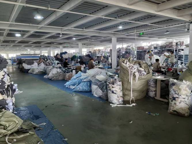工厂展厅一般项目:家用纺织制成品制造;面料纺织加工;针纺织品及原料